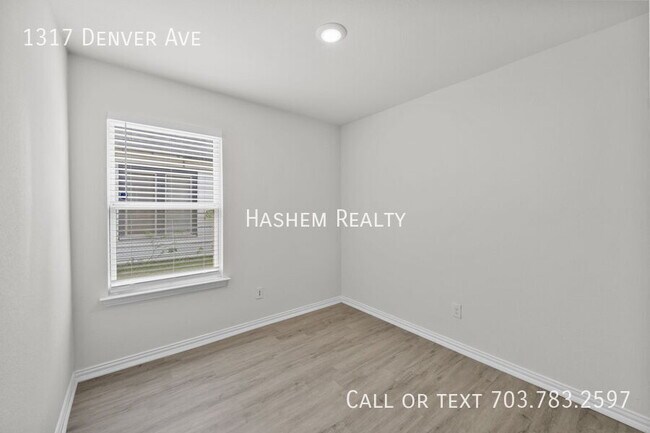 Building Photo - 1317 Denver Ave