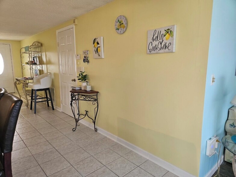 Building Photo - 8444 Green St