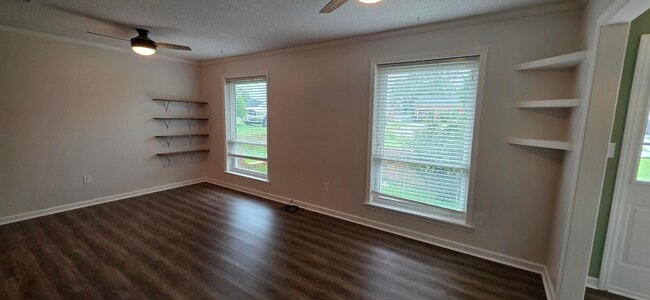 Building Photo - 4011 Pinnacle Way