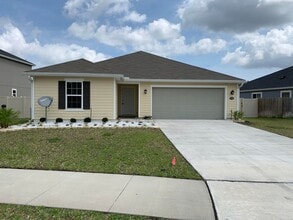 Building Photo - Beautiful 3 Bedroom, 2 Bath Home in the He...
