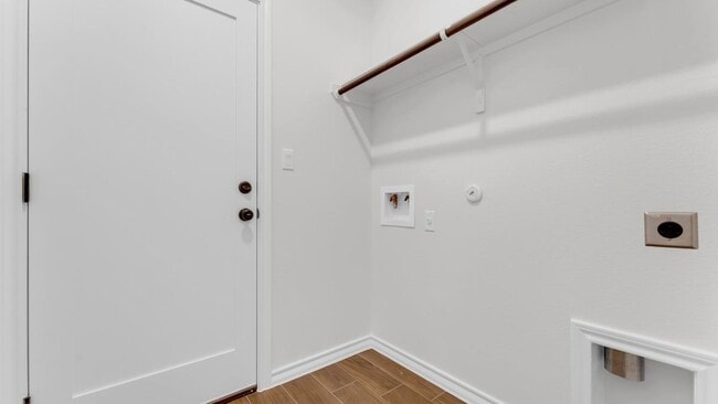 Building Photo - 115 Primrose Ln