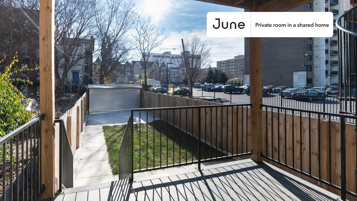 Building Photo - Room in Shared 3 bed/2.5 bath home in Columbia Heights