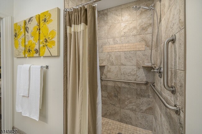 Building Photo - 36 Rocktown Hill Rd