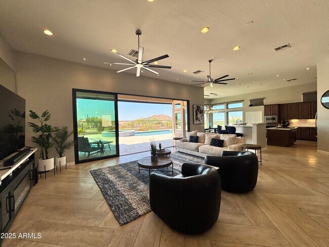 Building Photo - 7637 E Tasman Cir