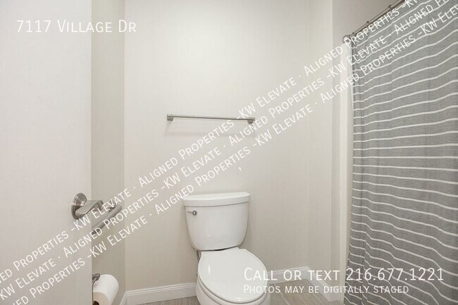 Building Photo - 7117 Village Dr