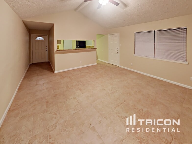 Building Photo - 14511 Sequoia Bend Blvd