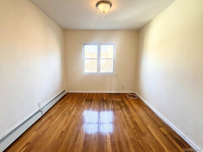 Building Photo - 75-31 198th St