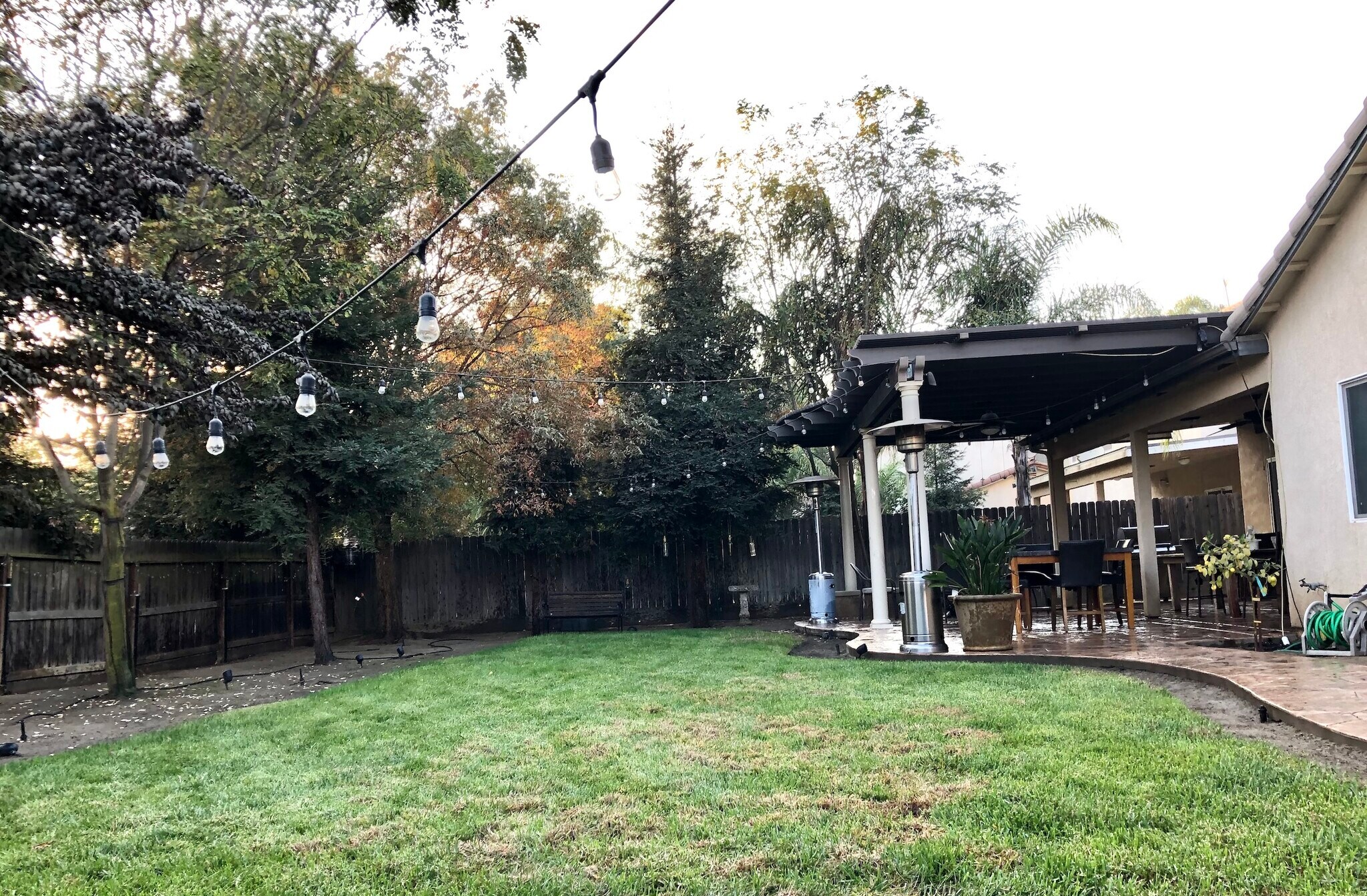 Building Photo - 1121 Oak Ave