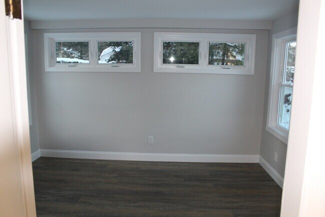 Building Photo - 2 Norman Ave