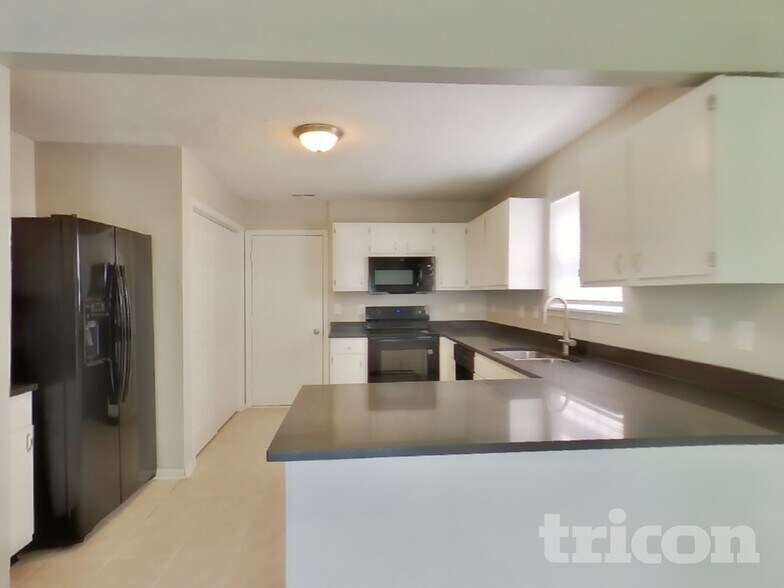 Building Photo - 7130 Sun Ct