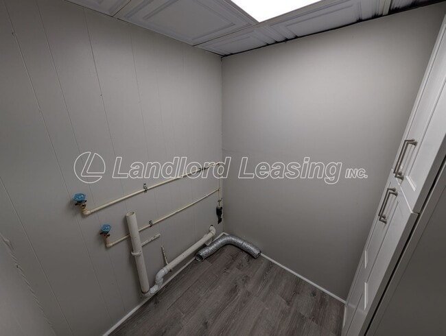 Building Photo - Beautifully Updated Amherst Rental with Large Living Spaces