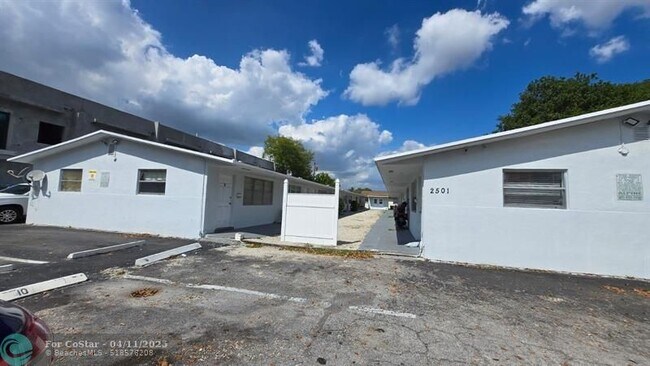 Building Photo - 2501 Pierce St
