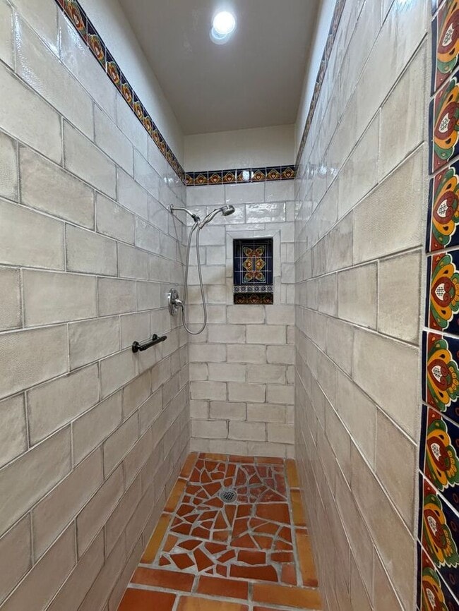 Building Photo - Stylishly Remodeled 2-Bedroom 2 Bath Townhome in Pueblo Villas