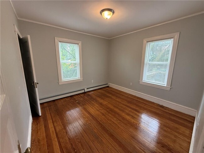 Building Photo - 9 Samoset Ave