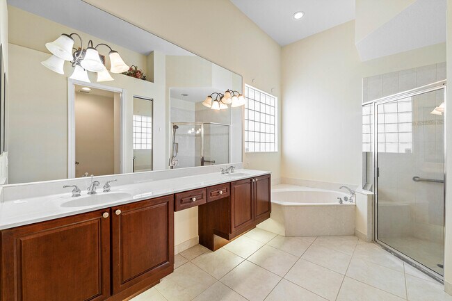 Building Photo - 195 Sedona Way