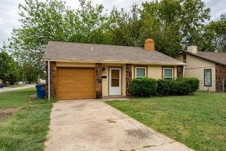Building Photo - 2 Bed | 1 Bath | Tulsa