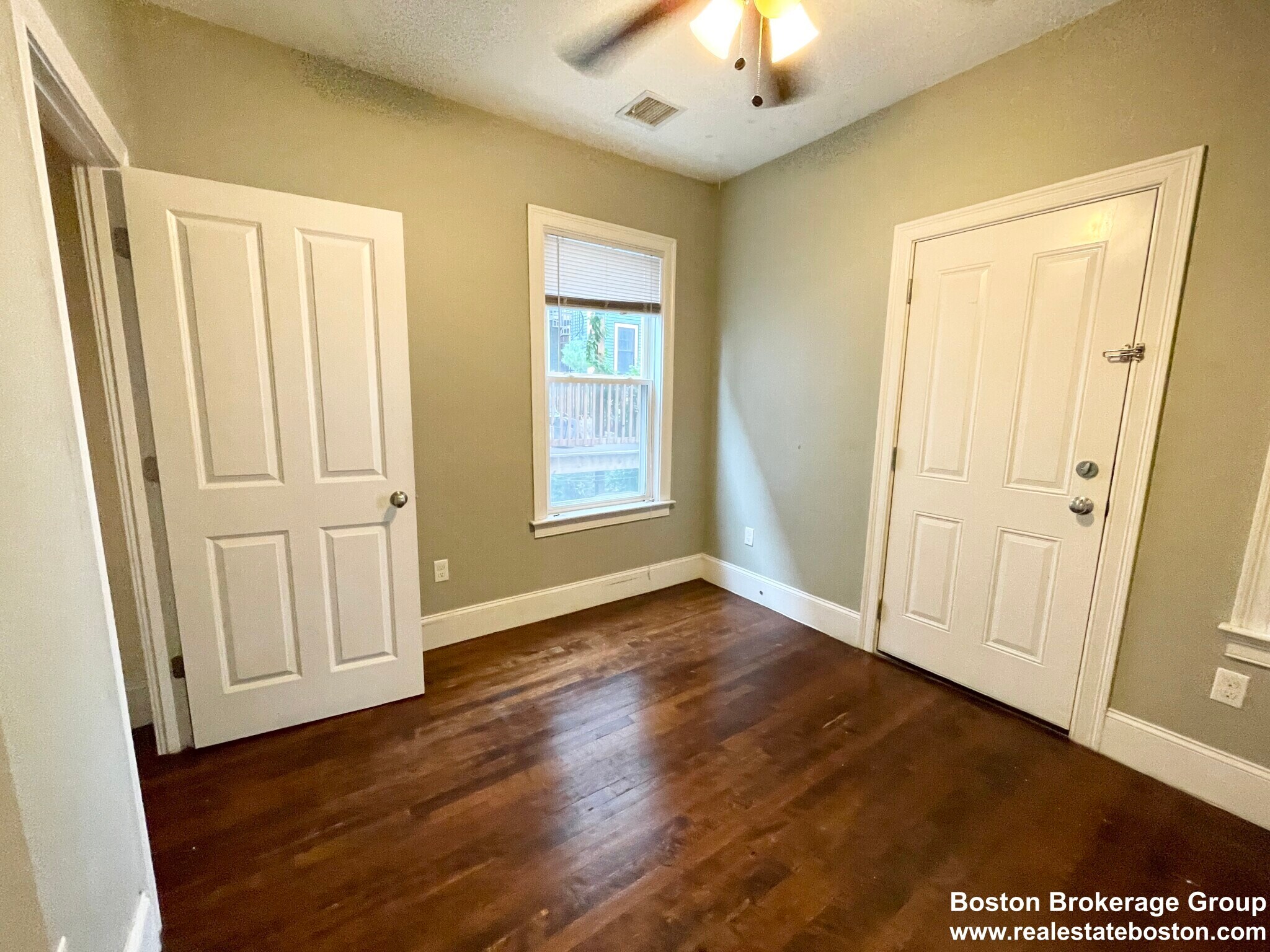 Building Photo - 178 Hillside St