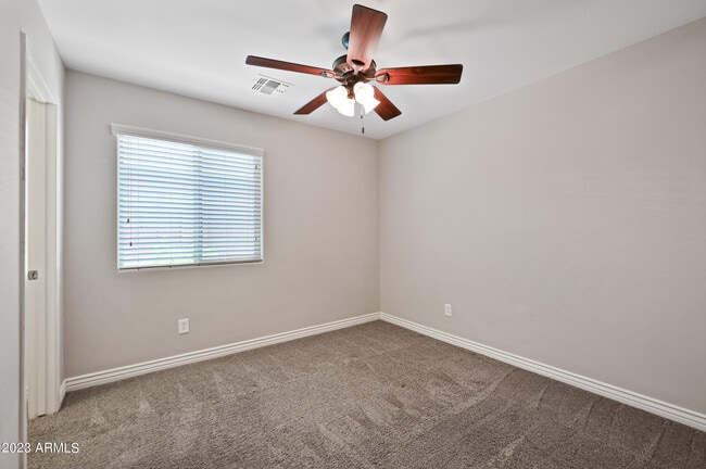 Building Photo - 2209 E Hazeltine Way