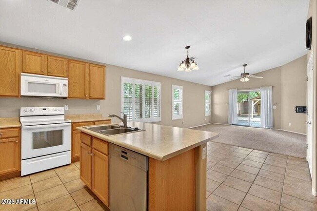 Building Photo - 42059 W Cheyenne Dr
