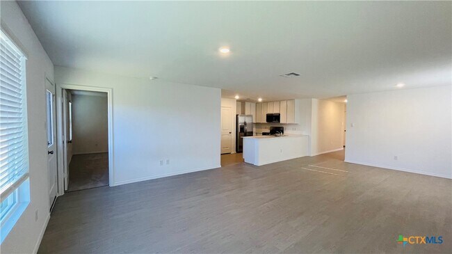 Building Photo - 1122 Campbellton Dr