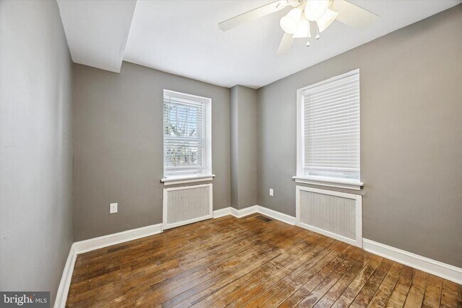 Building Photo - 703 N Providence Rd