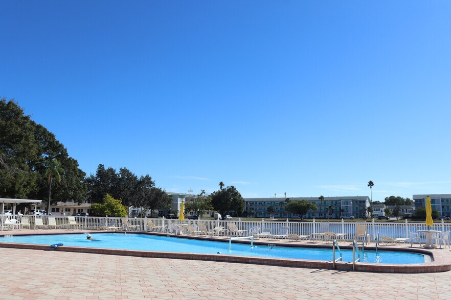 Heated Pool - 5850 18th St N