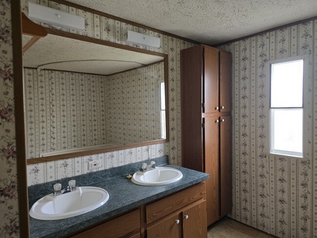 Building Photo - 926 Hollywood Dr