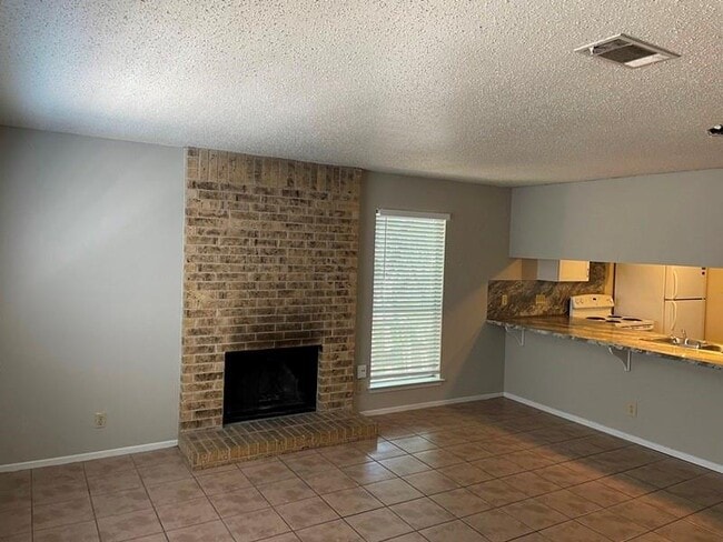 Building Photo - 3306 Dunliegh Dr