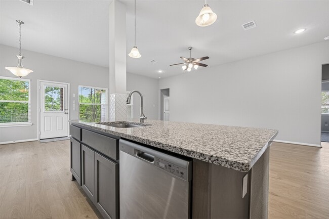 Building Photo - 18203 Samie Nell Ct