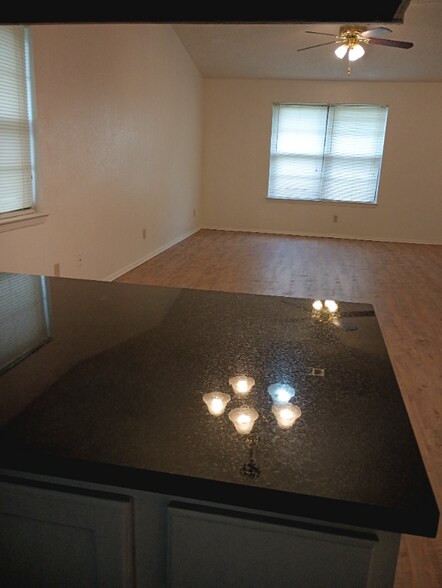 Building Photo - 1405 Chapelwood Dr