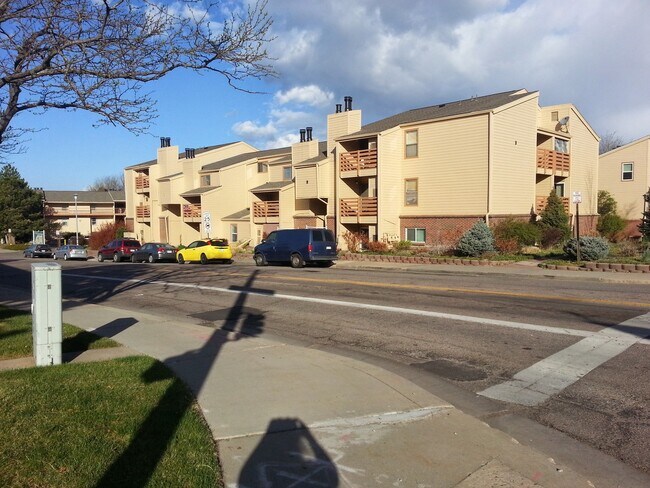 Building Photo - Mountain View 2 Bed 2 Bath 2 Balconies Top Floor Condo-Tons of Amenities