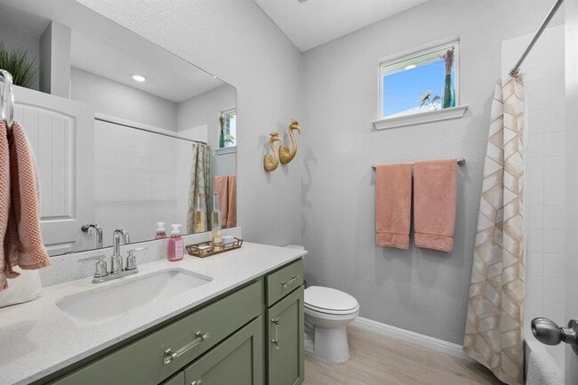 Building Photo - 301 Brody Ln