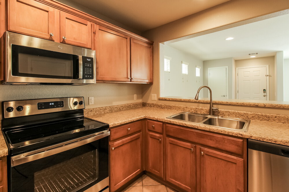 Building Photo - 10584 E Pleasant Pasture Dr