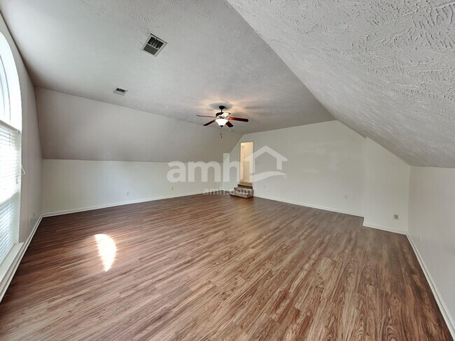 Building Photo - 212 Parrish Pl