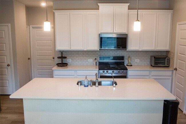 Building Photo - 2115 Bear Oak Ct