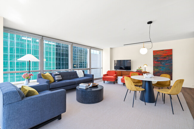 Building Photo - 340 W Diversey Pkwy