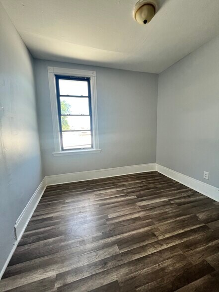 Building Photo - 85 Stevens Ave