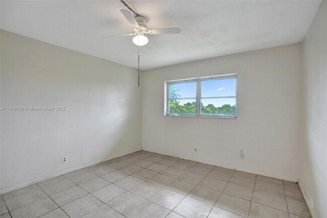 Building Photo - 4731 NW 10th Ct