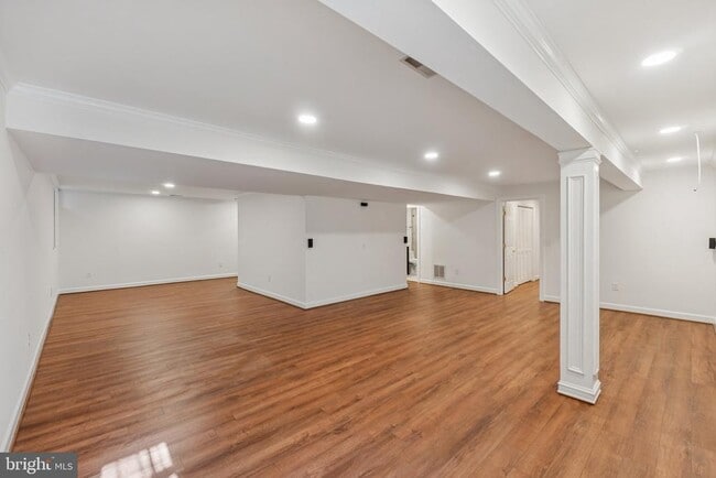 Building Photo - 4 Yellow Plum Ct