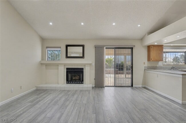 Building Photo - 7951 Aspendale Dr