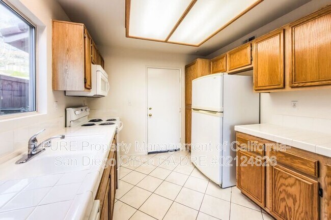 Building Photo - 31977 Arlington Cir