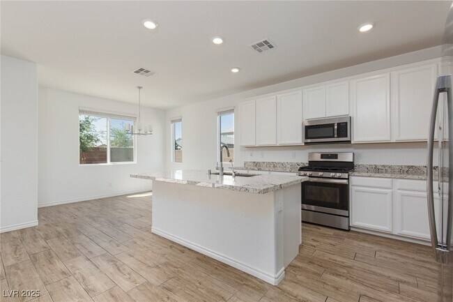 Building Photo - 1639 Dire Wolf Ave