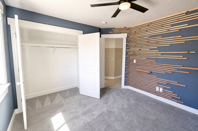 Building Photo - 4382 W Bronson Ln