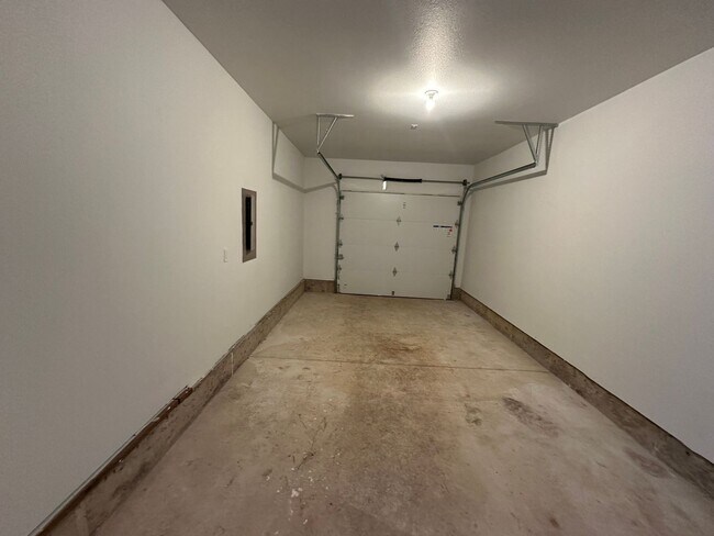 Building Photo - 1284 44th Ave
