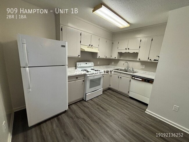 Building Photo - 909 Hampton St