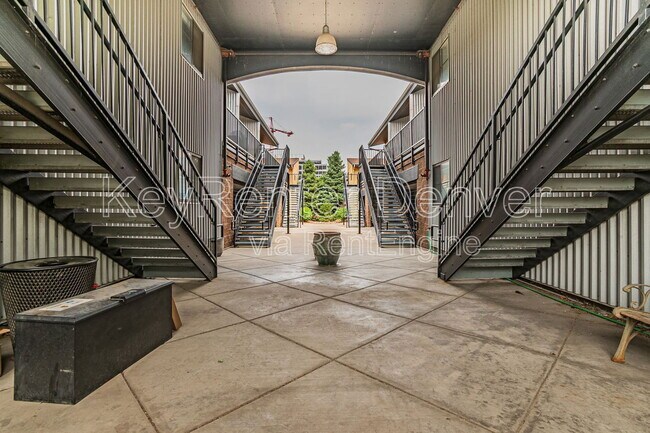 Building Photo - 3149 Blake St