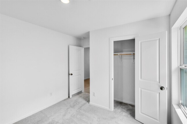 Building Photo - 26810 Nightingale Songs Dr