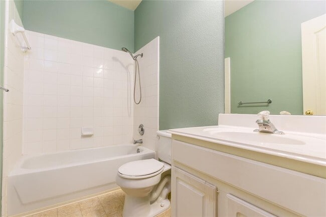 Building Photo - 116 Amberwood Ct