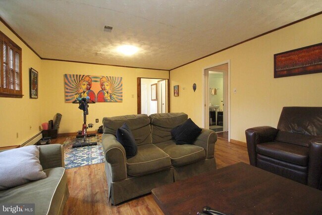 Building Photo - 304 Timber Ln