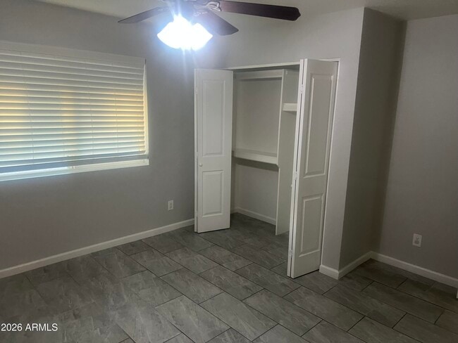 Building Photo - 5406 S Hazelton Ln